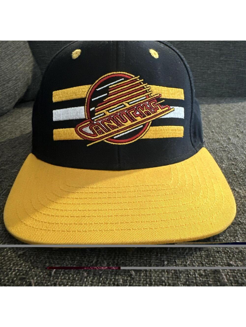 Vancouver Canucks Hat Cap Snap Back Black Yellow NHL Hockey Adjustable Mens